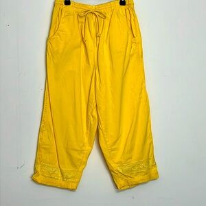 🌞 Ragtop USA yellow capri pants elastic draw string waist white pattern trim M